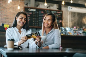 Novidades 2021: conheça 3 novas opções de cartão de crédito para pessoas com restrição.