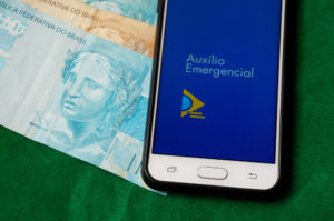 Caixa libera saques e transferências do auxílio emergencial para novo grupo hoje.