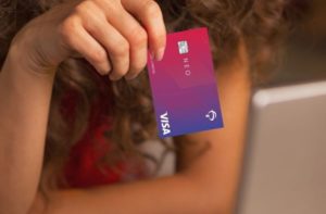 Está procurando um cartão de crédito com rápida aprovação e um bom limite? Conheça o Bradesco Neo.