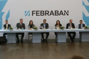 Bancos planejam investir R$ 45 bilhões em tecnologia em 2023, diz Febraban