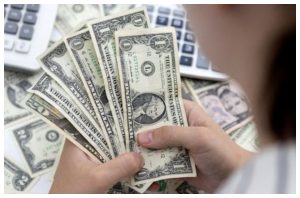 Juros Americanos e Desempenho Chinês Pressionam: Dólar Atinge R$ 4,98