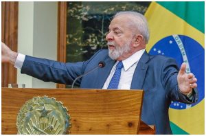 Lula oficializa reajuste do salário mínimo e mudanças na isenção do IR