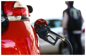 Mistura de Gasolina e Álcool: Governo Explora Aumento para 30%