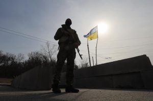 Kiev recebe Blinken no mesmo dia em que ataque russo vitima 16 pessoas no leste
