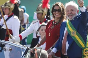 Lula Celebra a Democracia e Chama à União no Pronunciamento de 7 de Setembro