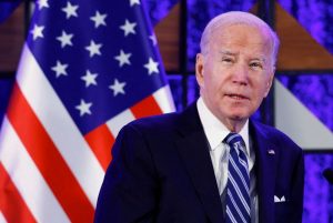 Pedido de gasto suplementar de Biden incluirá US$60 bi para Ucrânia e US$14 bi a Israel, diz fonte