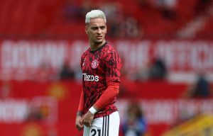 Antony voltará a treinar no Manchester United e poderá ser relacionado, diz clube