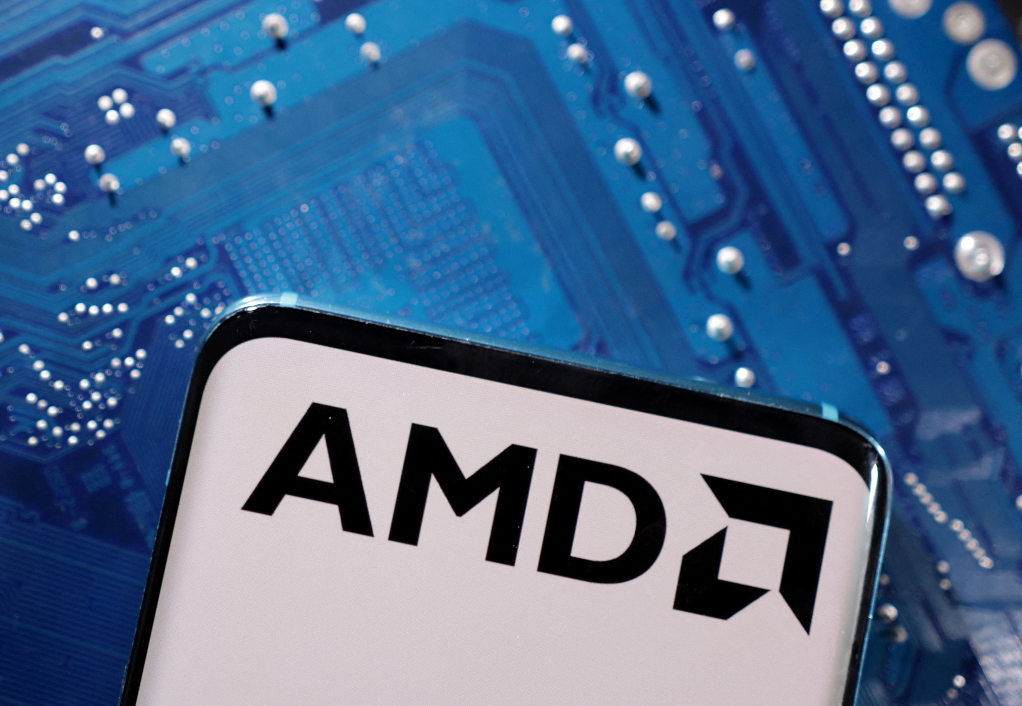 AMD vai comprar startup de software de IA em esforço para alcançar Nvidia