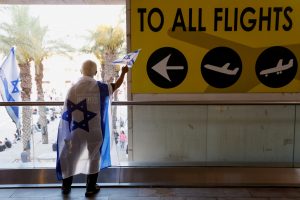 Várias companhias aéreas suspendem voos após ataque a Israel