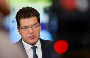 Ajuda humanitária da UE a palestinos será mantida, diz comissário