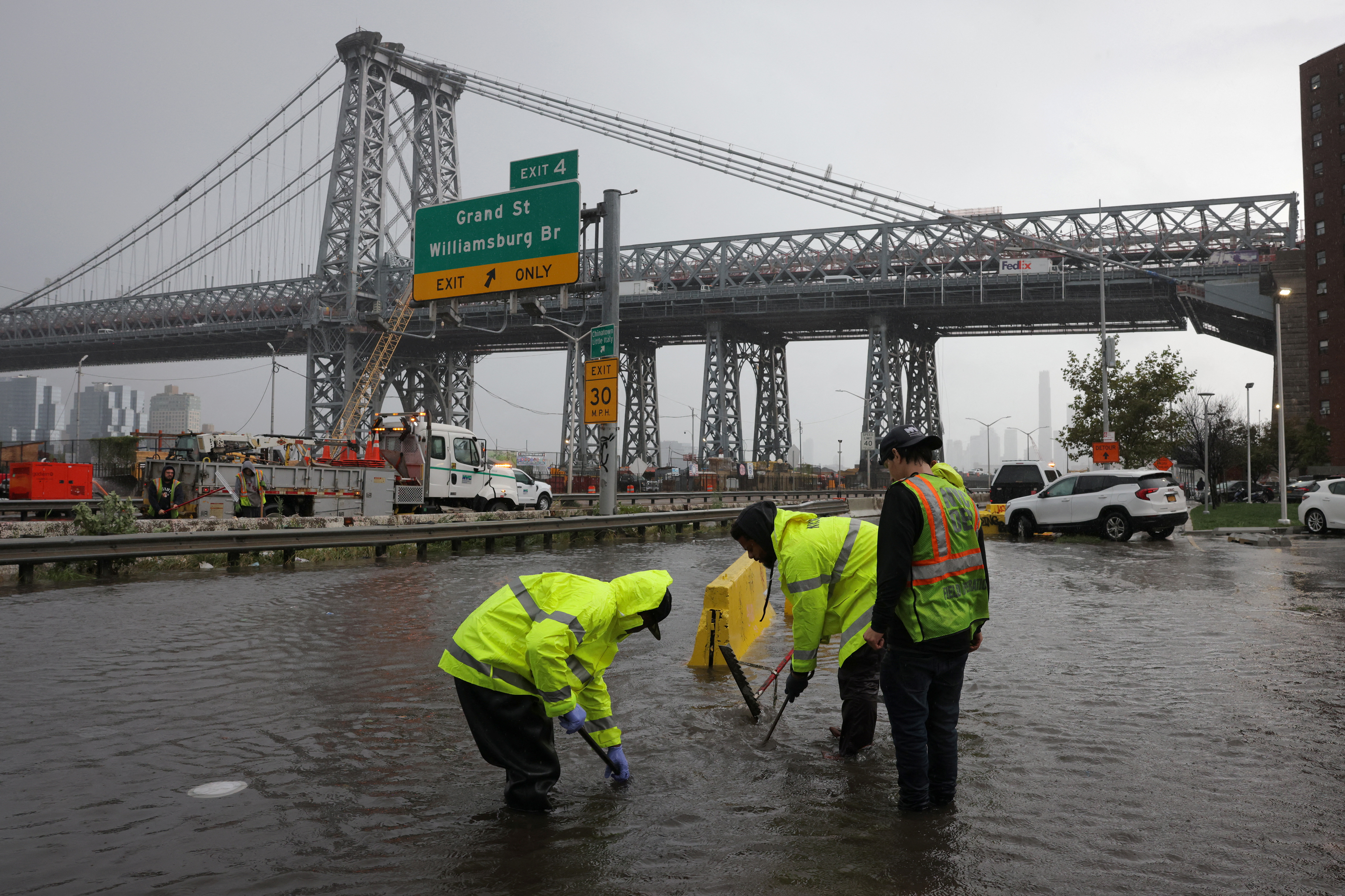 Chuva forte provoca inundação e interrompe metrô de Nova York