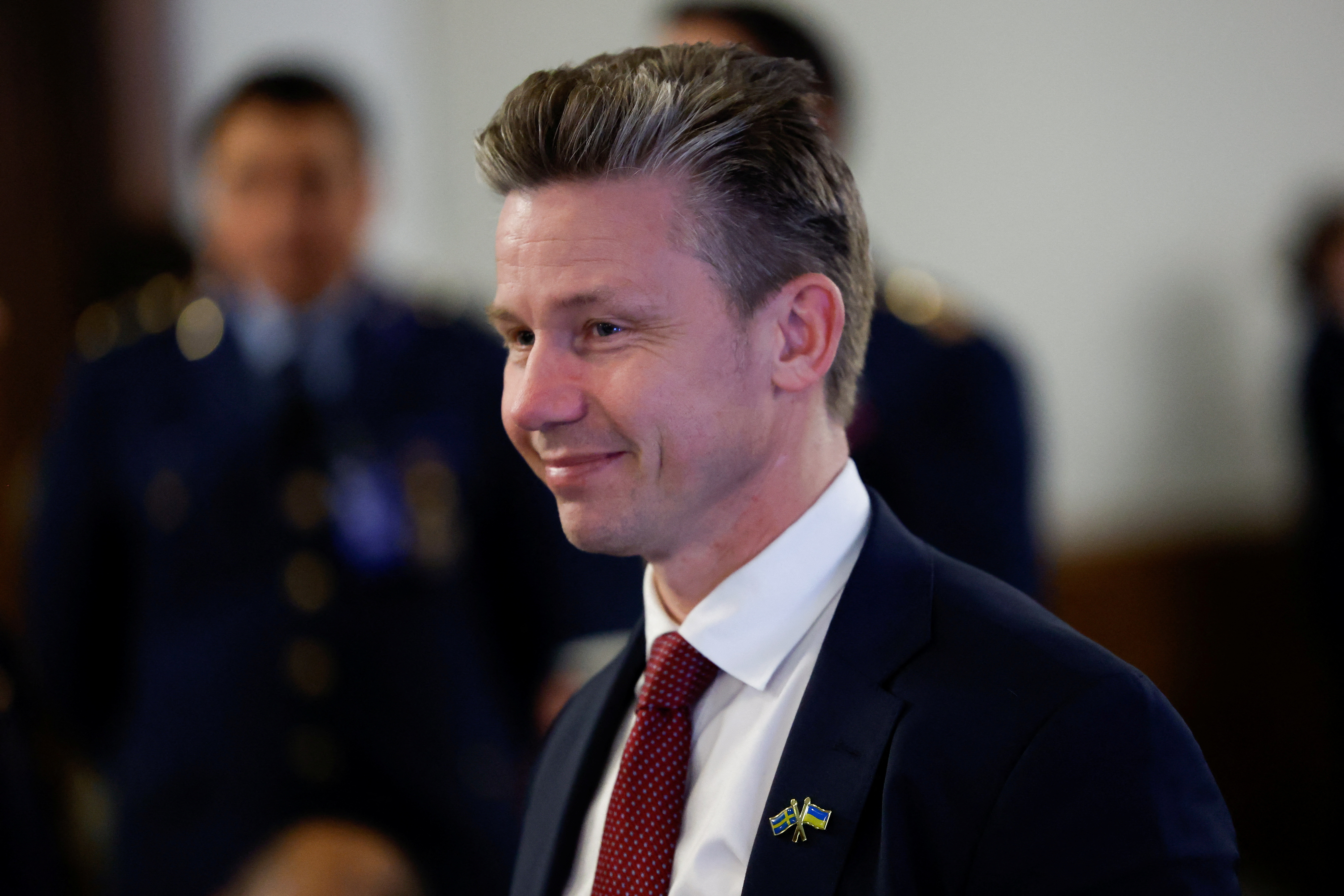 Suécia promete mais ajuda militar para Ucrânia, considera envio de caças