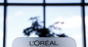 Ações da L’Oréal caem após vendas no 3º tri na Ásia decepcionarem  