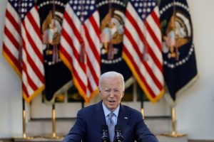 Biden adverte o Irã e garante a Netanyahu ajuda para combater Hamas
