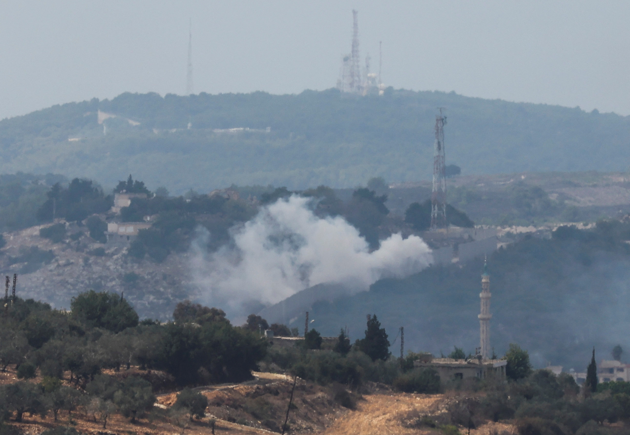 Israel Bombardeia Sul Do Líbano Após Disparos De Foguetes Do Hezbollah ...