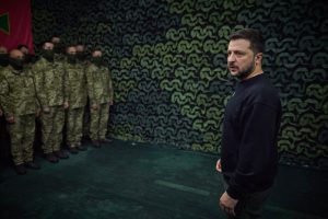 Zelenskiy diz que manterá pressão militar sobre forças russas no Mar Negro