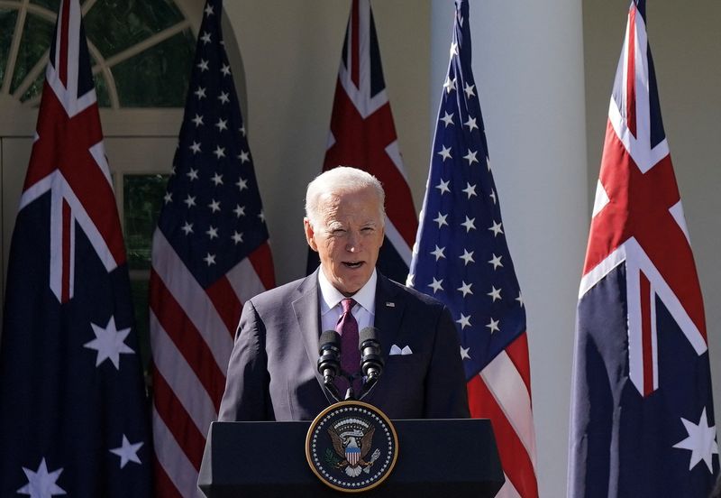 Biden diz que Israel tem direito de se defender e deve proteger civis inocentes