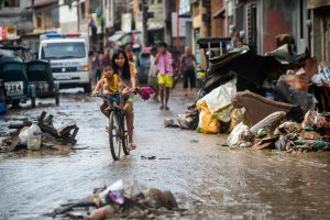 Unicef diz que desastres relacionados ao clima deslocaram milhões de crianças