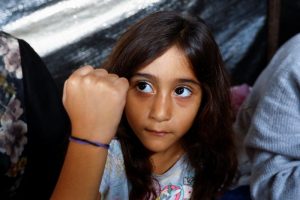 Famílias de Gaza usam pulseiras de identificação para evitar enterro em valas comuns