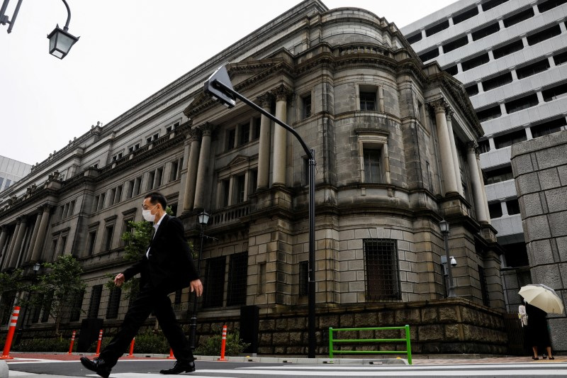 BC do Japão afrouxa controle sobre taxas conforme fim do controle de rendimentos se aproxima