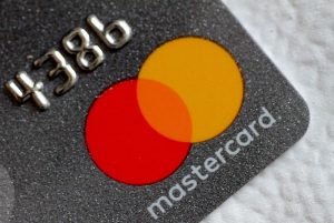 Mastercard prevê crescimento mais fraco da receita com temores de desaceleração econômica
