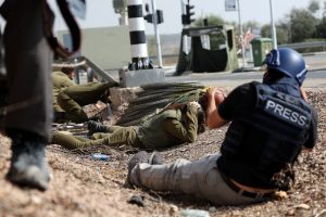 Forças israelenses dizem que não podem garantir a segurança de jornalistas em Gaza