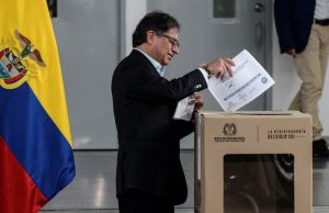 Políticos de oposição derrotam coalizão de Petro em eleições locais e regionais na Colômbia