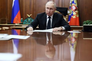 Kremlin diz que serviços especiais ucranianos estão sob controle de EUA e Reino Unido