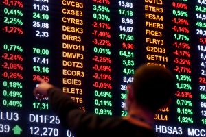 Ibovespa reduz fôlego com piora em Nova York; Vale sustenta sinal positivo