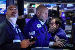 Wall St sobe na véspera de decisão do Fed enquanto investidores avaliam balanços