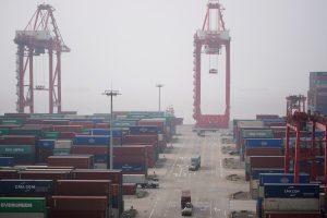 Exportações e importações da China caem em setembro, mas ritmo de contração diminui