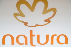 Natura&Co avança forte após série de quedas com notícia sobre TBS no radar