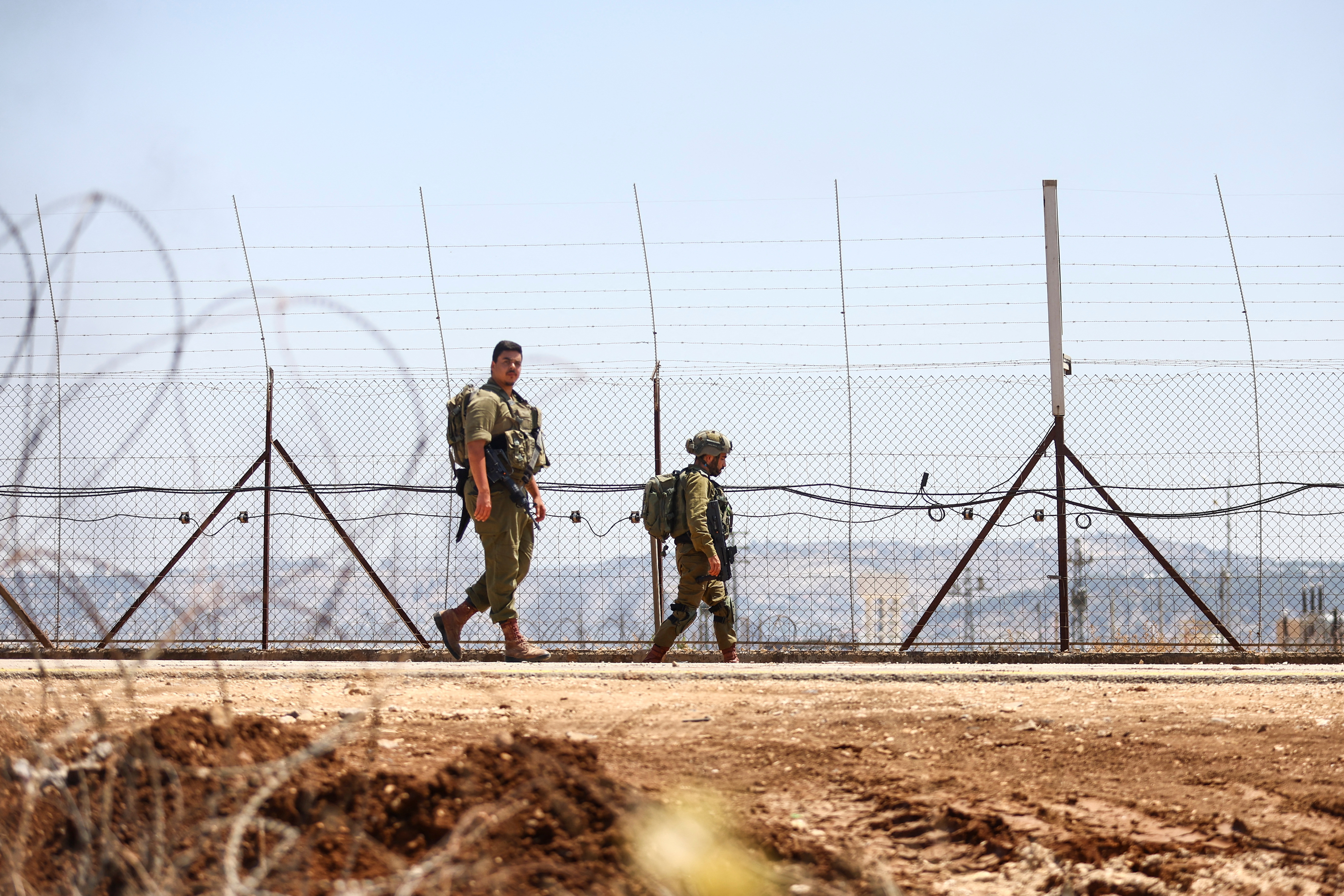 Enviado de paz da ONU e Egito trabalham para restaurar calma ao longo da cerca de Gaza