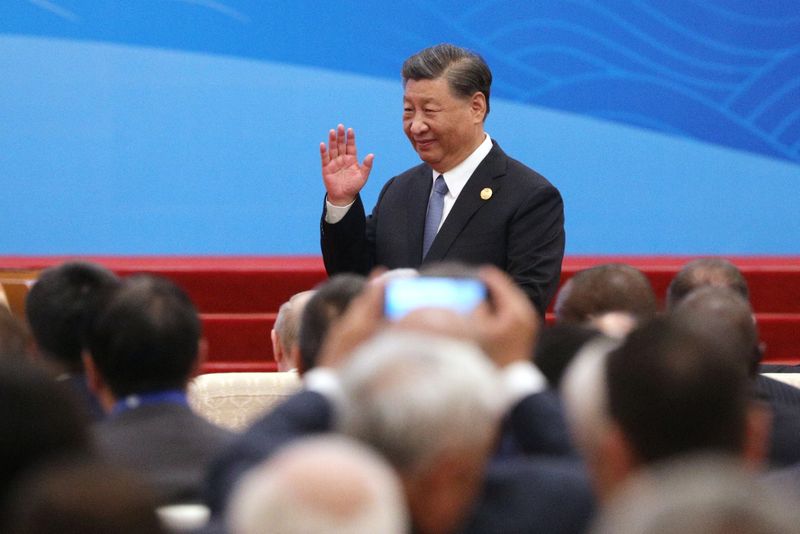 Xi adverte contra dissociação da China e elogia iniciativa da Nova Rota da Seda