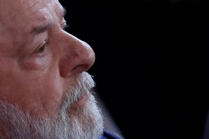 Petrobras não é empresa qualquer e precisa participar “muito mais” da transição energética, diz Lula