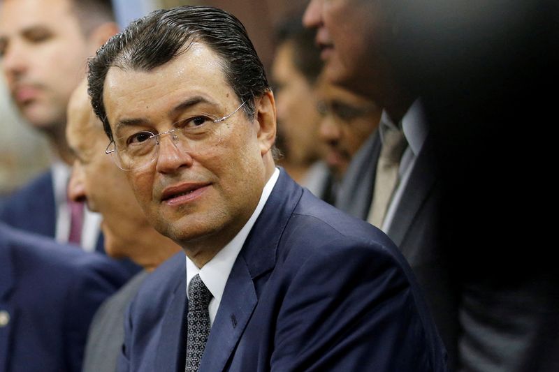 Relator da reforma tributária propõe fundo regional de R$60 bi e benefício para profissional liberal