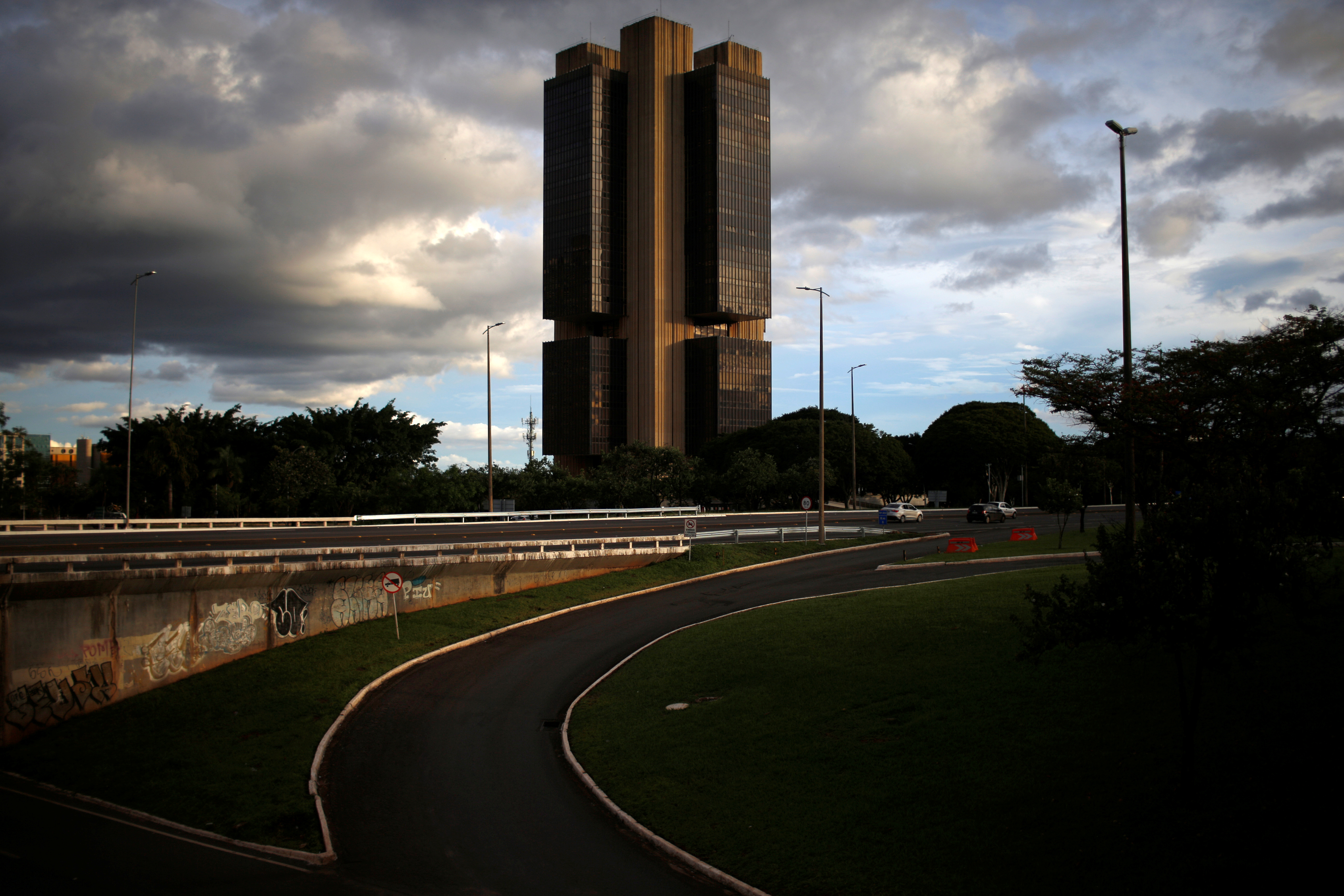 Commodities ajudaram desinflação, mas vento favorável está diminuindo, diz diretora do BC