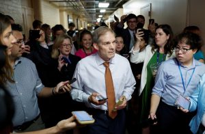 Republicano Jim Jordan lança candidatura a presidente da Câmara dos EUA após saída de McCarthy