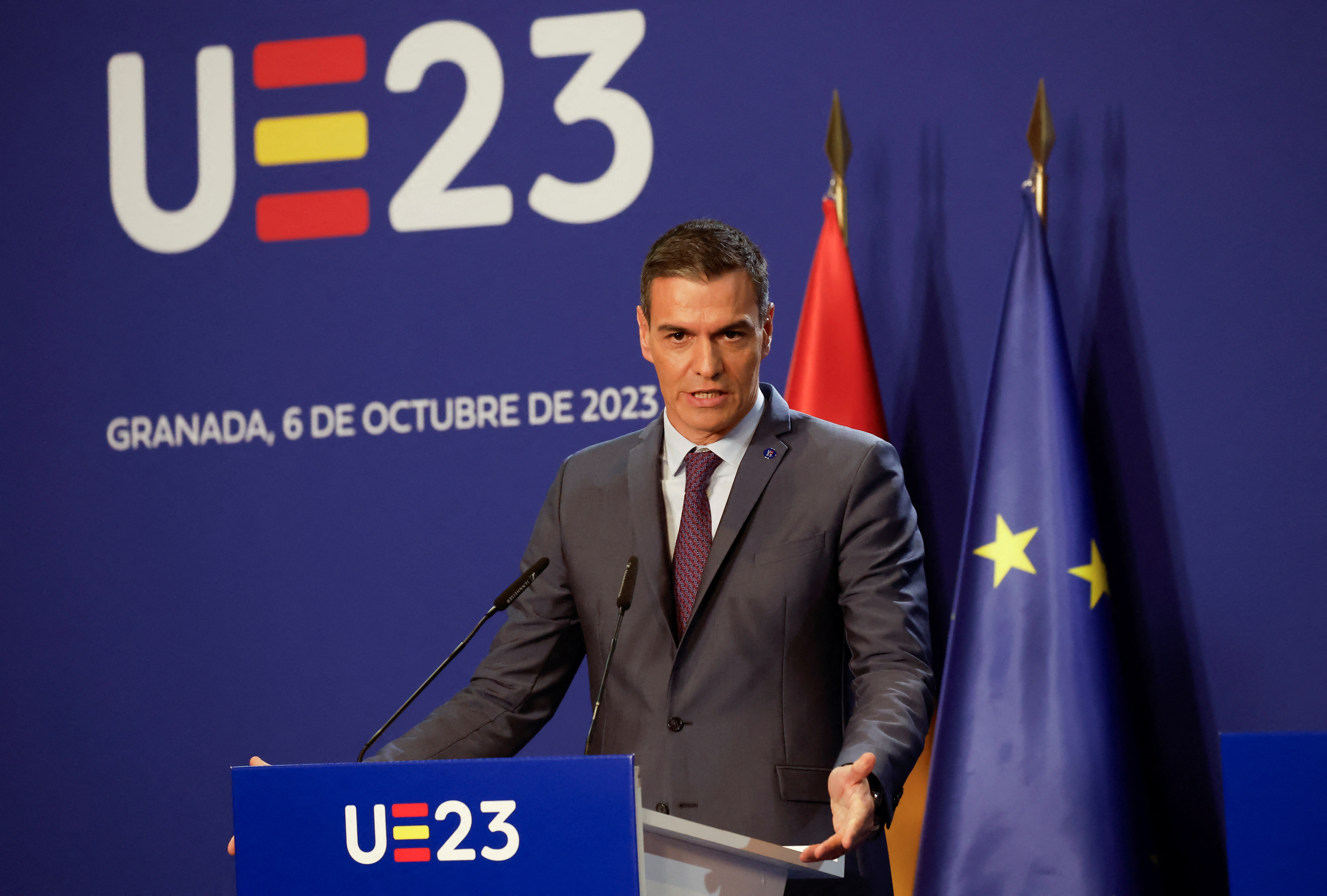 Premiê espanhol se reúne com separatistas catalães e bascos em busca de novo mandato