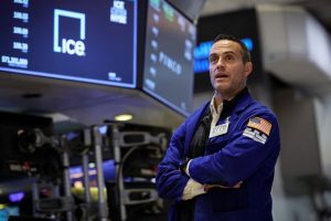 Ações se recuperam após Fed manter juros inalterados e gerar esperança de fim das altas