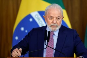 Lula diz que governo não pode deixar sobrar dinheiro destinado a investimentos