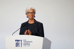 Inflação da zona do euro pode aumentar nos próximos meses, diz Lagarde