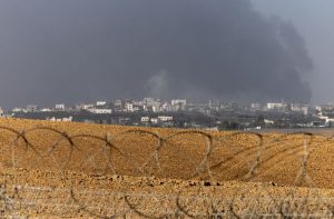 Negociações mediadas pelo Catar visam libertar de 10 a 15 reféns mantidos pelo Hamas, diz fonte