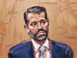 “Faça com que eu pareça sexy”, pede Donald Trump Jr. para desenhista de tribunal