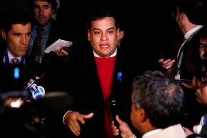 Deputado George Santos enfrenta nova tentativa de expulsão do Congresso dos EUA