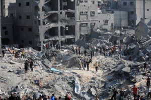 8.796 palestinos morreram em ataques israelenses em Gaza desde 7 de outubro, diz Ministério da Saúde