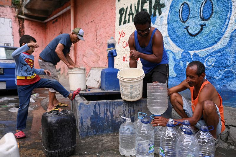 Venezuela deve aumentar gastos sociais com proximidade das eleições e relaxamento de sanções