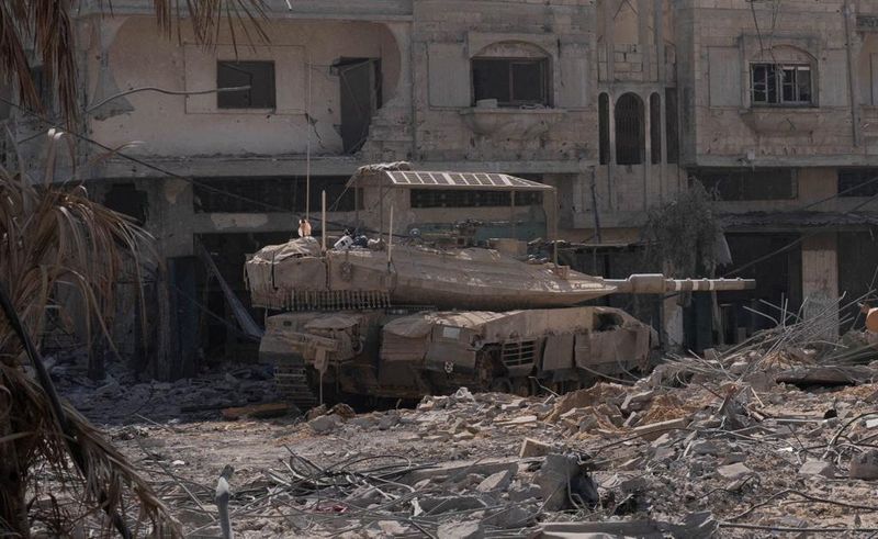 Tanques cercam Cidade de Gaza; Netanyahu diz que Israel cuidará da segurança após guerra