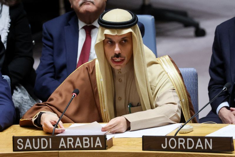 Mundo deveria fazer do cessar-fogo imediato em Gaza uma prioridade, dizem chanceleres da região