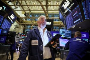 Wall Street despenca com movimento abrupto de vendas